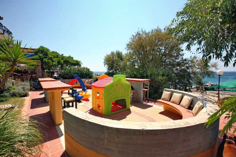Pebble Beach Hotel Plomari ภายนอก รูปภาพ