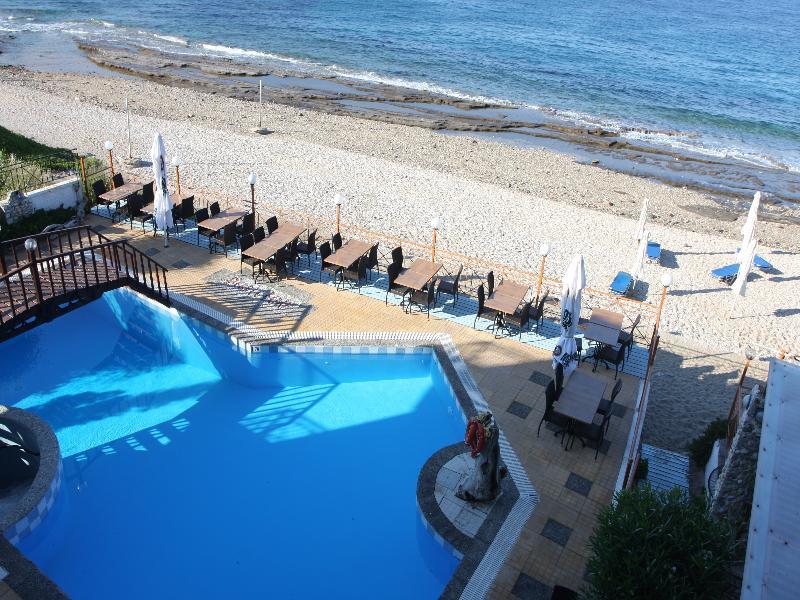 Pebble Beach Hotel Plomari ภายนอก รูปภาพ