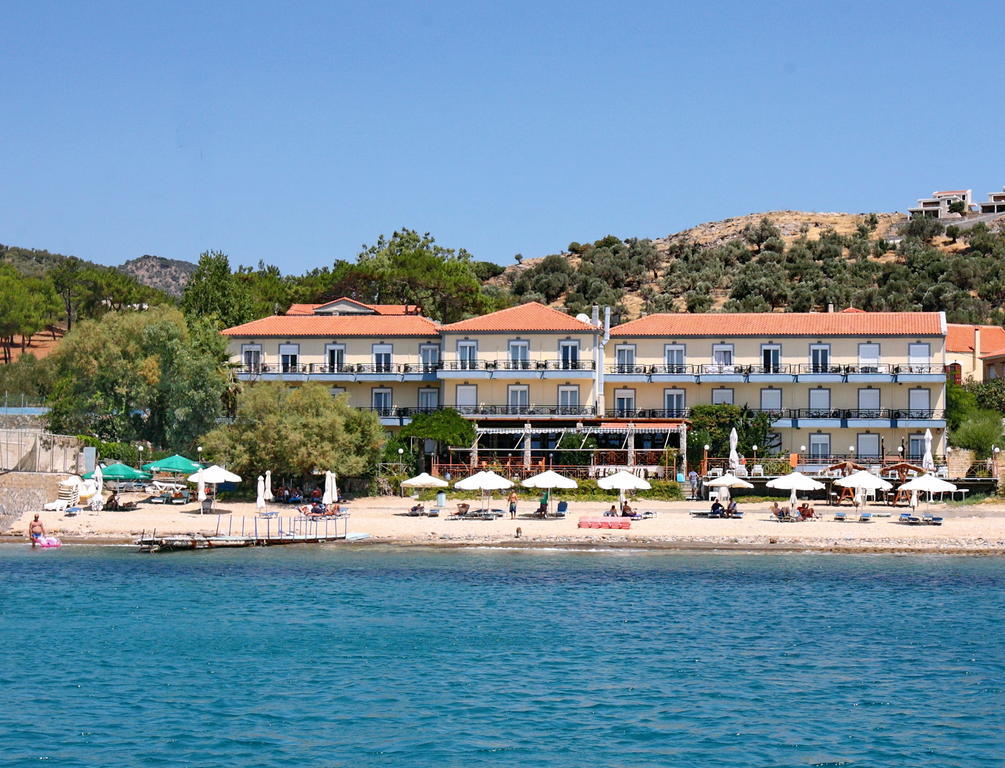 Pebble Beach Hotel Plomari ภายนอก รูปภาพ