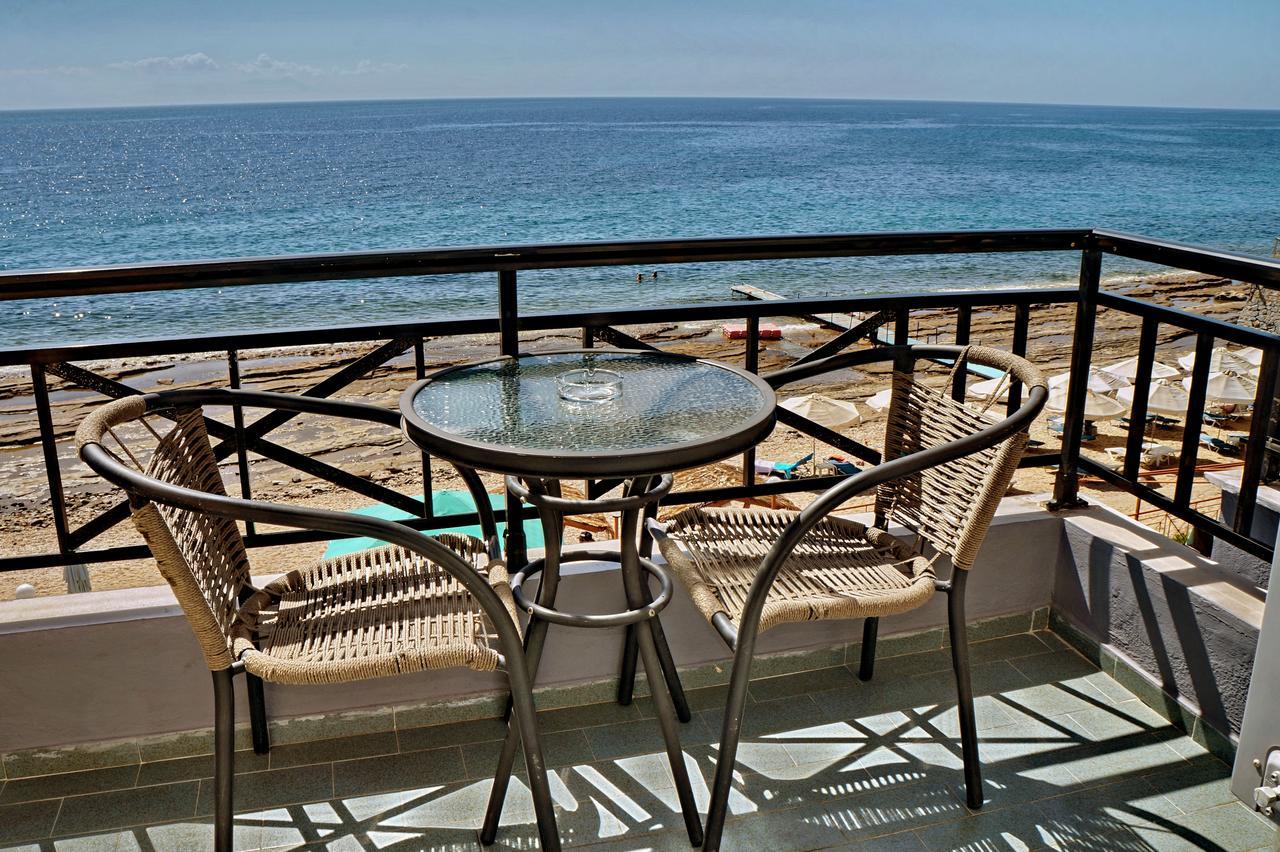 Pebble Beach Hotel Plomari ภายนอก รูปภาพ
