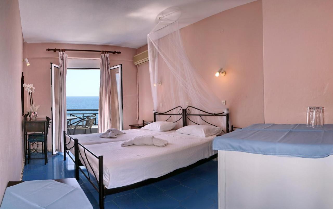 Pebble Beach Hotel Plomari ภายนอก รูปภาพ
