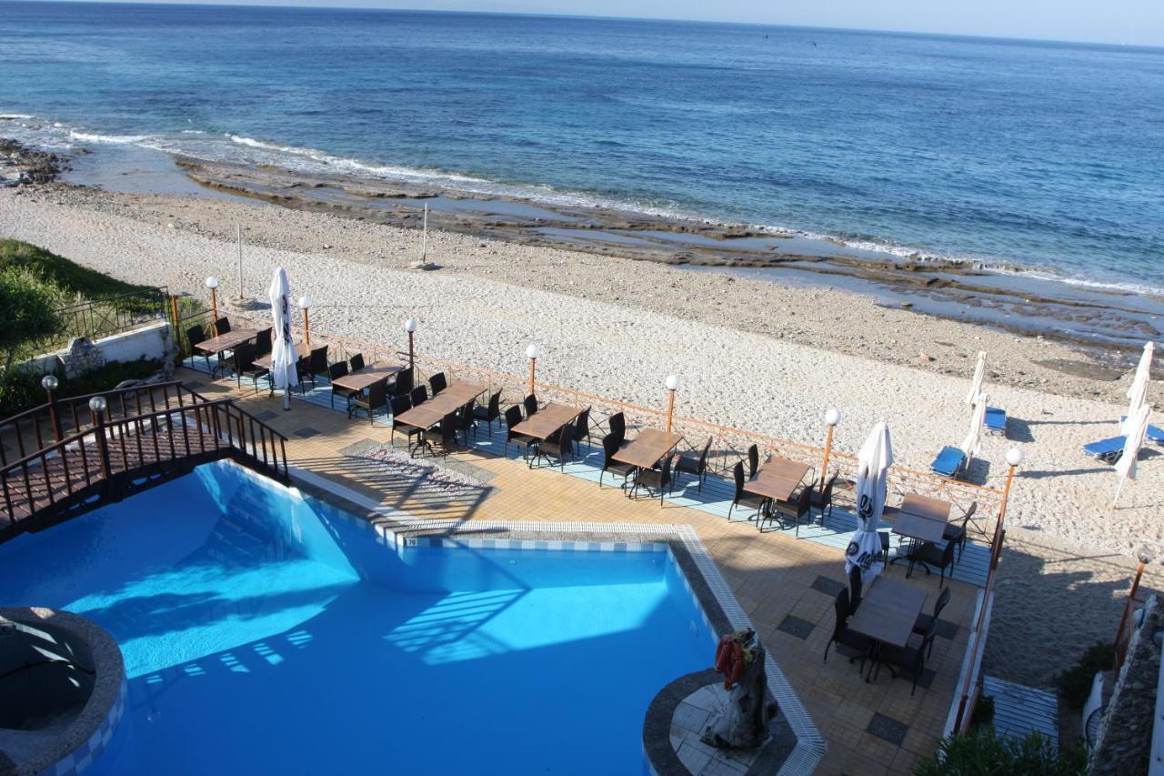 Pebble Beach Hotel Plomari ภายนอก รูปภาพ