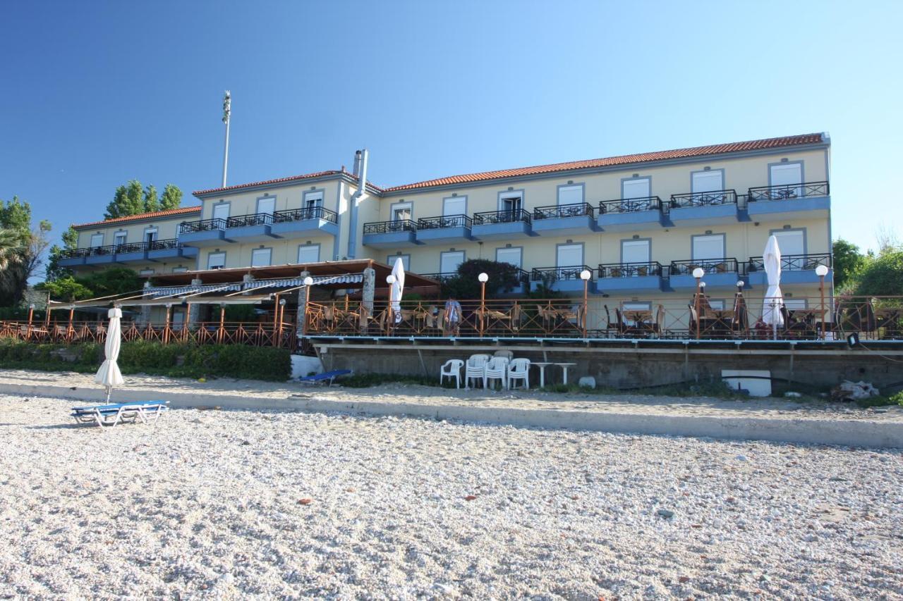 Pebble Beach Hotel Plomari ภายนอก รูปภาพ