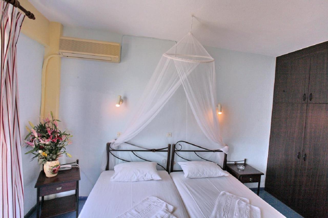 Pebble Beach Hotel Plomari ภายนอก รูปภาพ