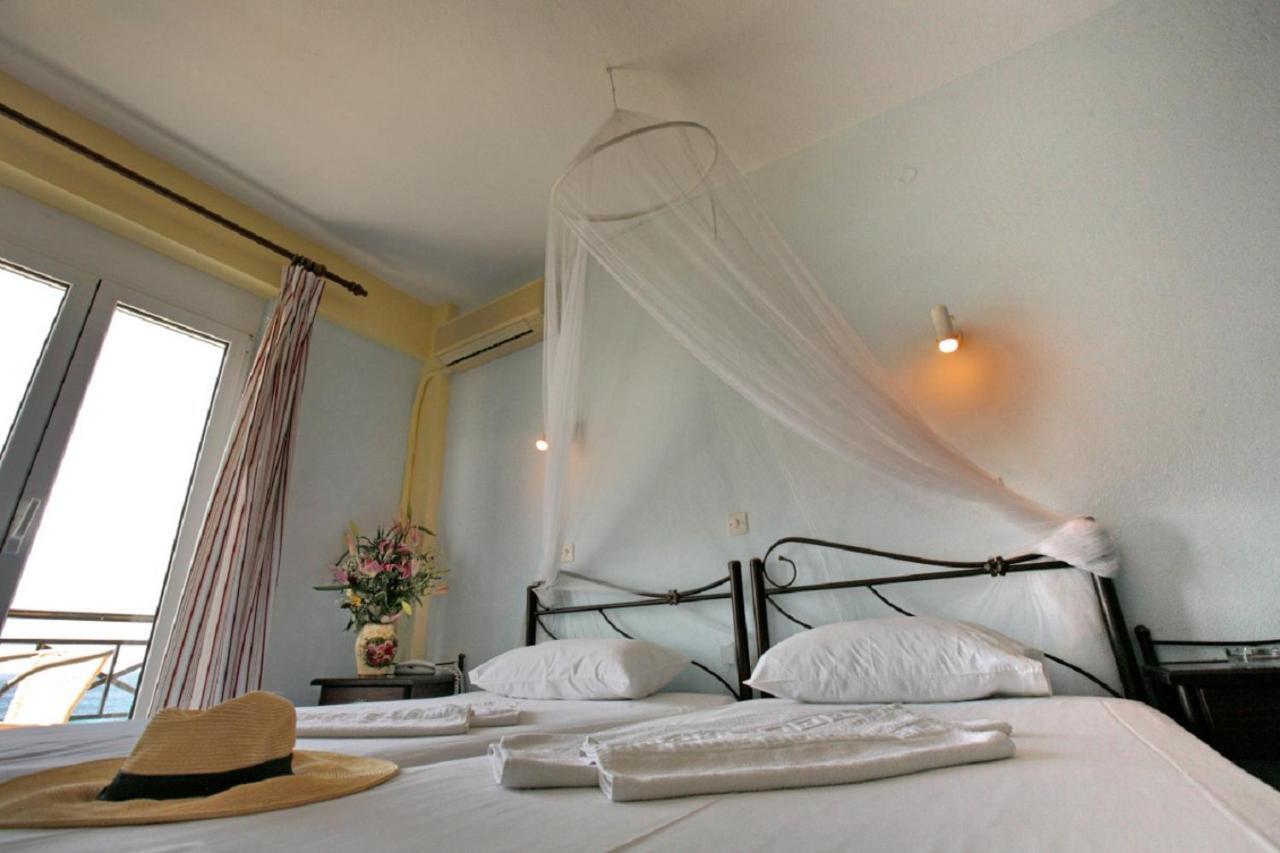Pebble Beach Hotel Plomari ภายนอก รูปภาพ