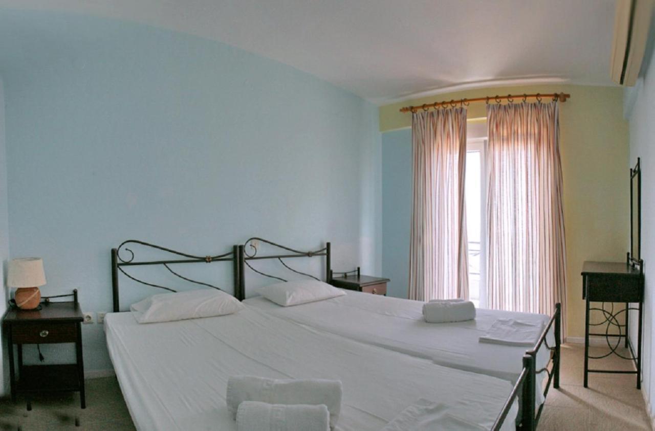 Pebble Beach Hotel Plomari ภายนอก รูปภาพ