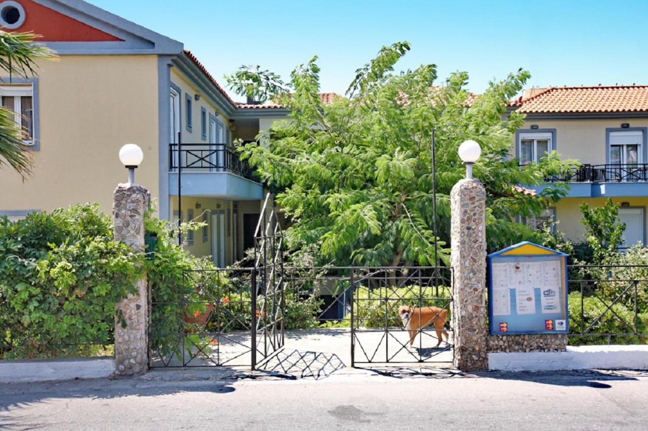 Pebble Beach Hotel Plomari ภายนอก รูปภาพ