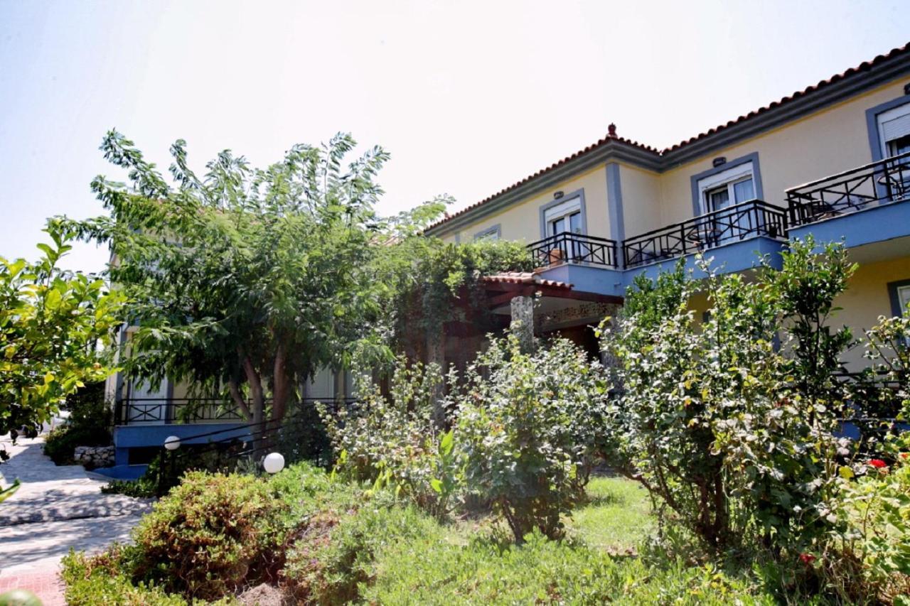 Pebble Beach Hotel Plomari ภายนอก รูปภาพ