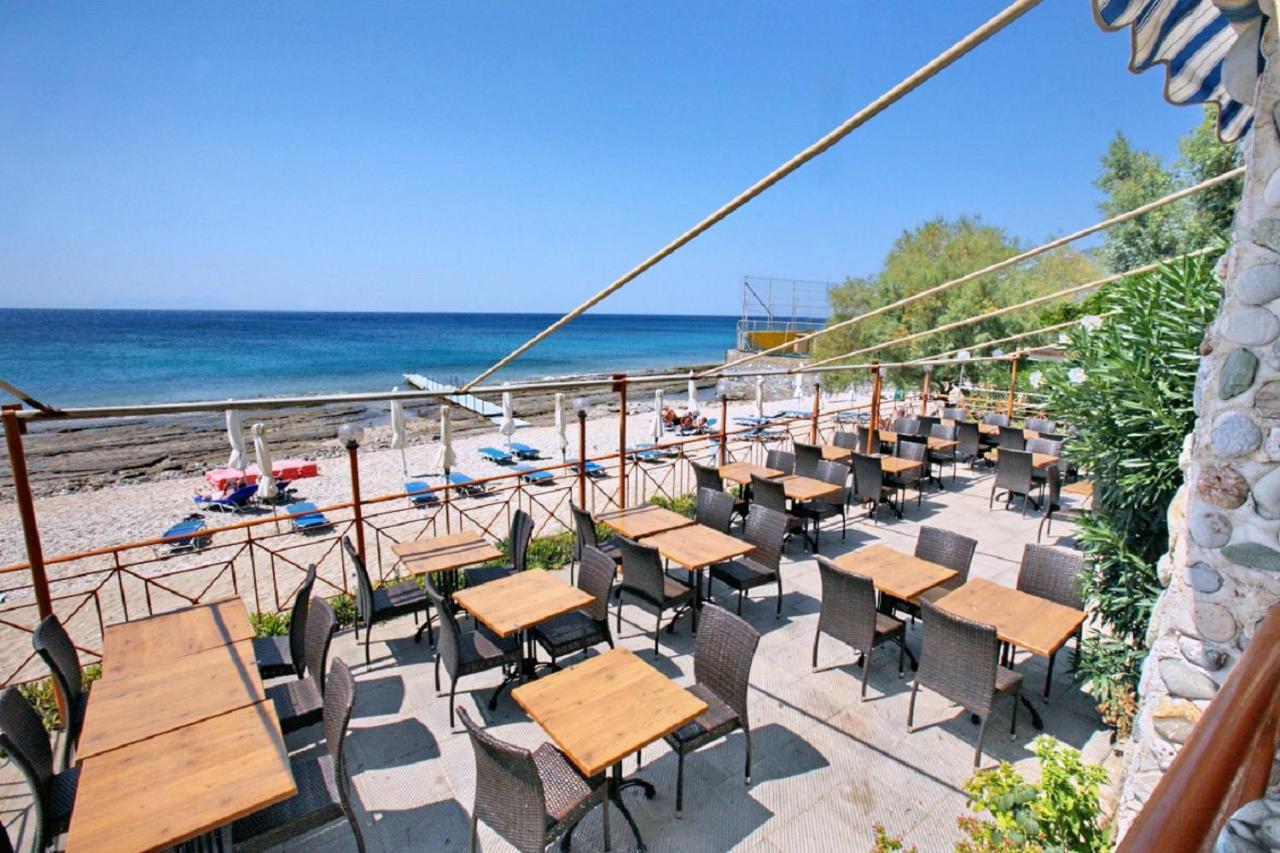 Pebble Beach Hotel Plomari ภายนอก รูปภาพ