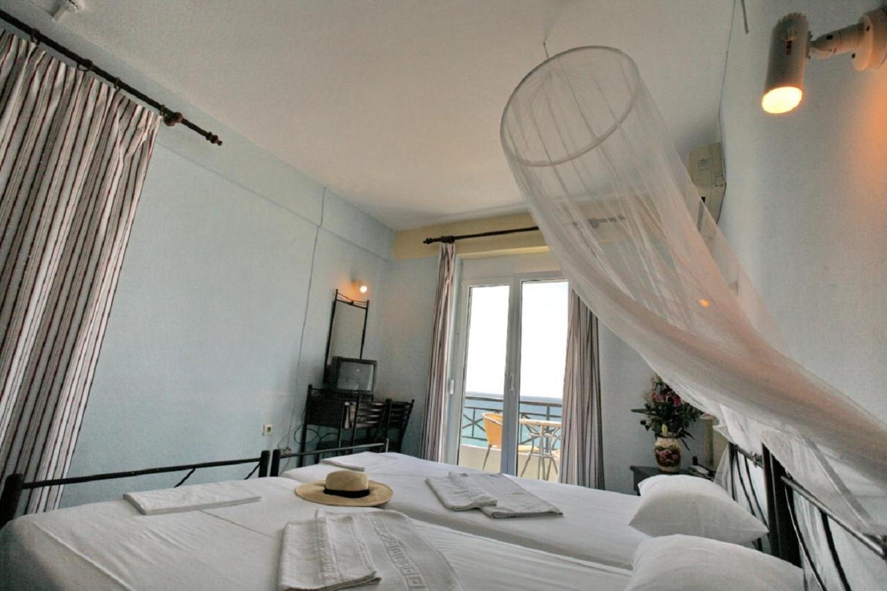Pebble Beach Hotel Plomari ภายนอก รูปภาพ